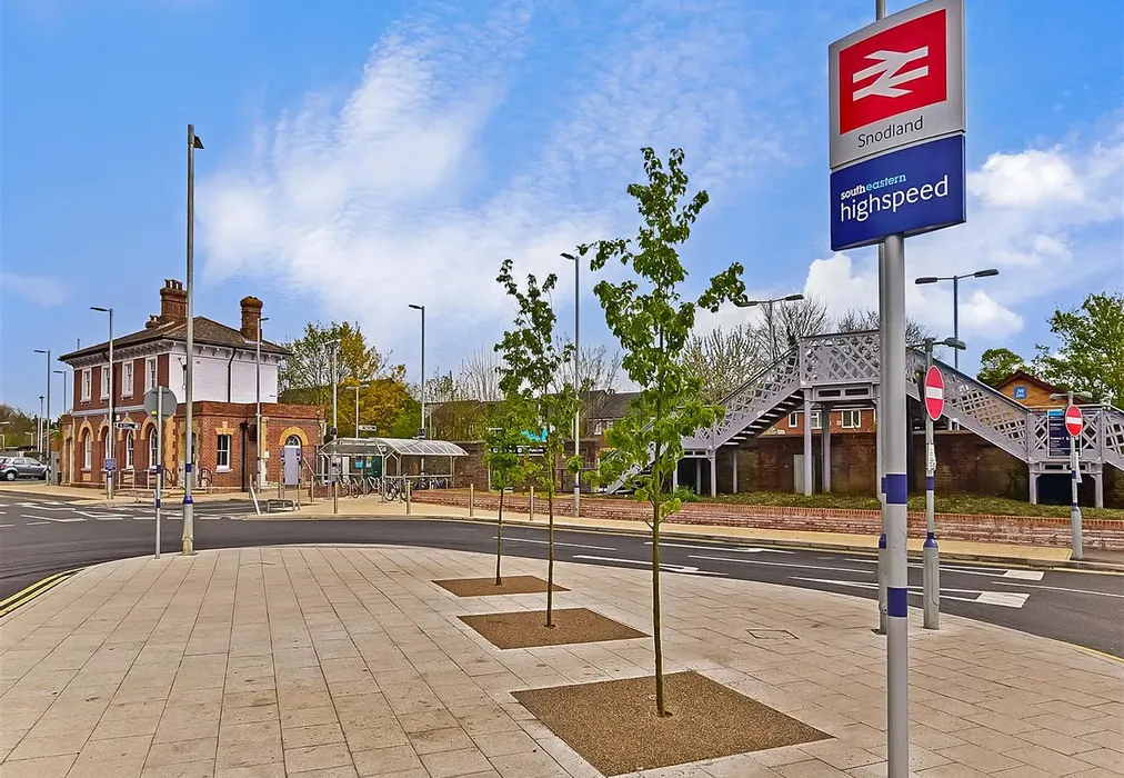 External Surrounding Area - High Street, Snodland, Kent - Wards of Kent