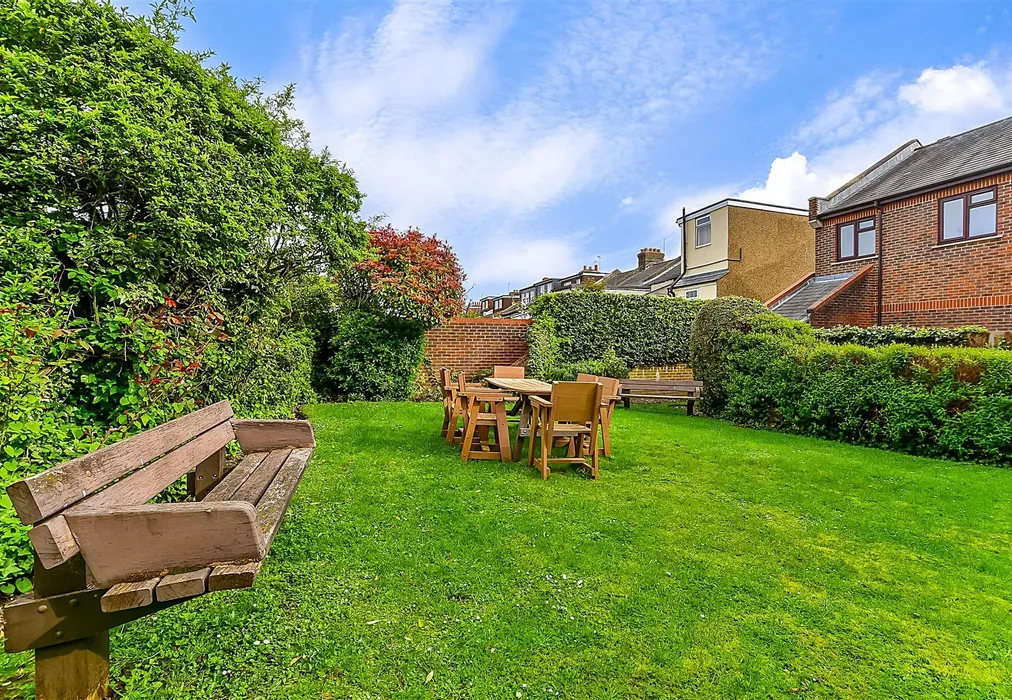 Communal Gardens - Station Road, Sutton, Surrey - Wards of Kent