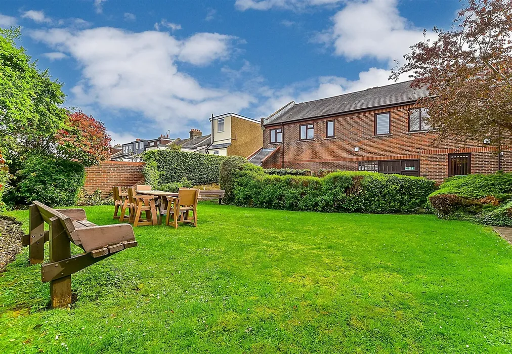 Communal Gardens - Station Road, Sutton, Surrey - Wards of Kent
