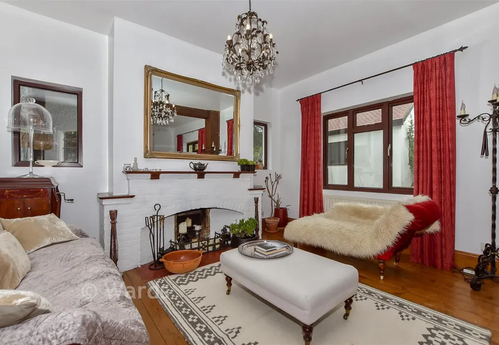 Sitting Area - London Road, Ditton, Aylesford, Kent - Wards of Kent