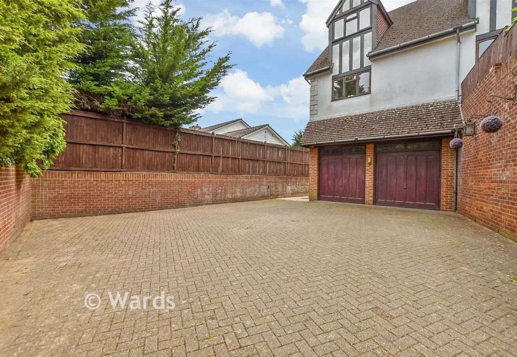 Driveway/Parking - London Road, Ditton, Aylesford, Kent - Wards of Kent