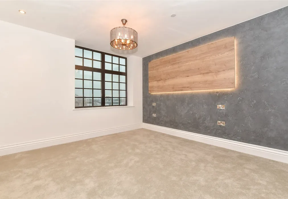 Bedroom 1 - The Carriage House, Grosvenor Road, Tunbridge Wells, Kent - Wards of Kent