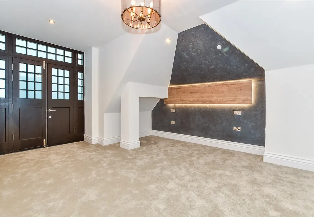 Bedroom 2 - The Carriage House, Grosvenor Road, Tunbridge Wells, Kent - Wards of Kent