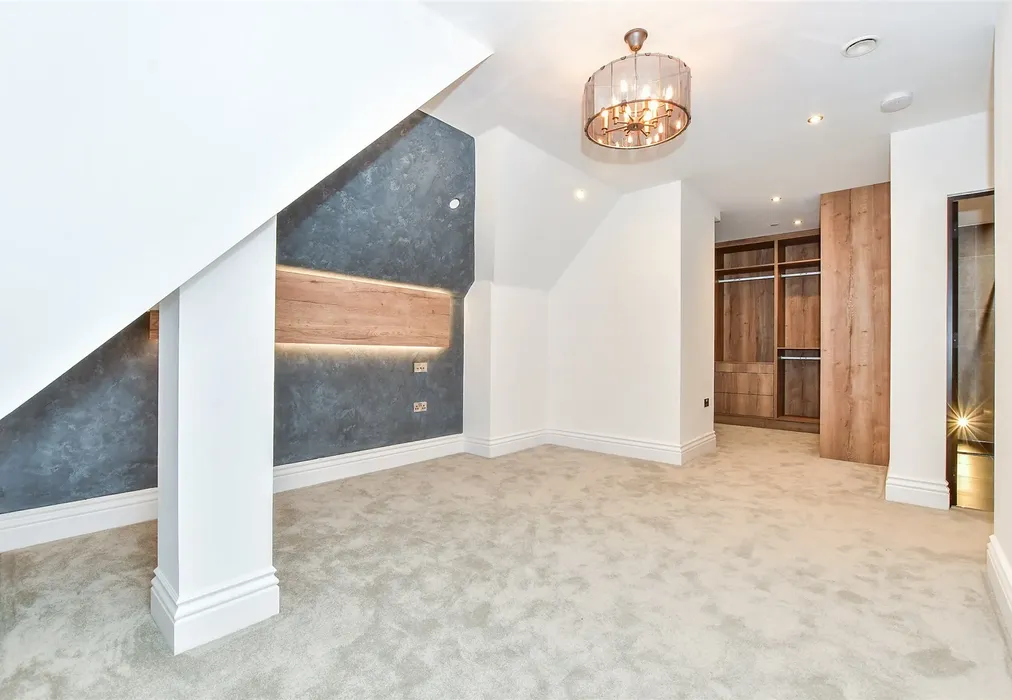 Bedroom 2 - The Carriage House, Grosvenor Road, Tunbridge Wells, Kent - Wards of Kent