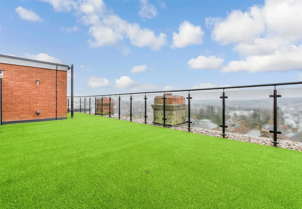Balcony / Terrace - The Carriage House, Grosvenor Road, Tunbridge Wells, Kent - Wards of Kent