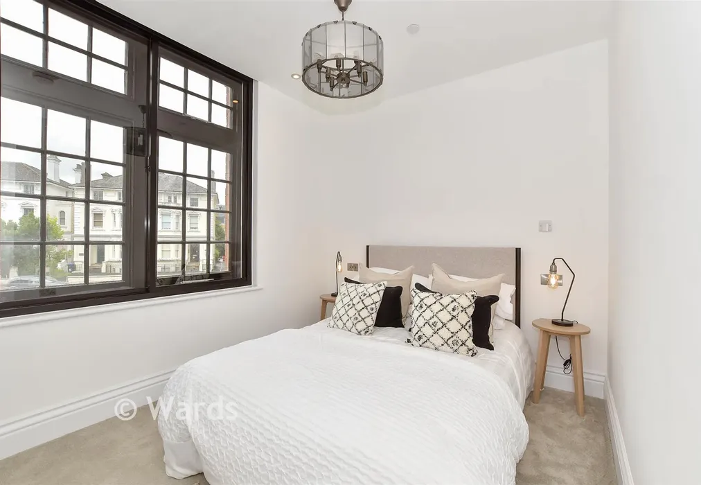 Bedroom 2 - The Carriage House, Grosvenor Road, Tunbridge Wells, Kent - Wards of Kent