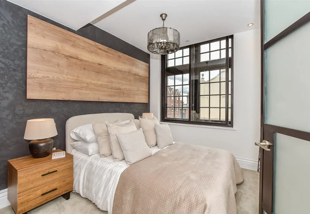Bedroom 1 - The Carriage House, Grosvenor Road, Tunbridge Wells, Kent - Wards of Kent