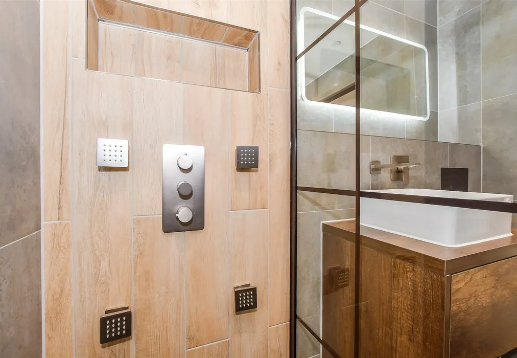 Internal Feature - The Carriage House, Grosvenor Road, Tunbridge Wells, Kent - Wards of Kent