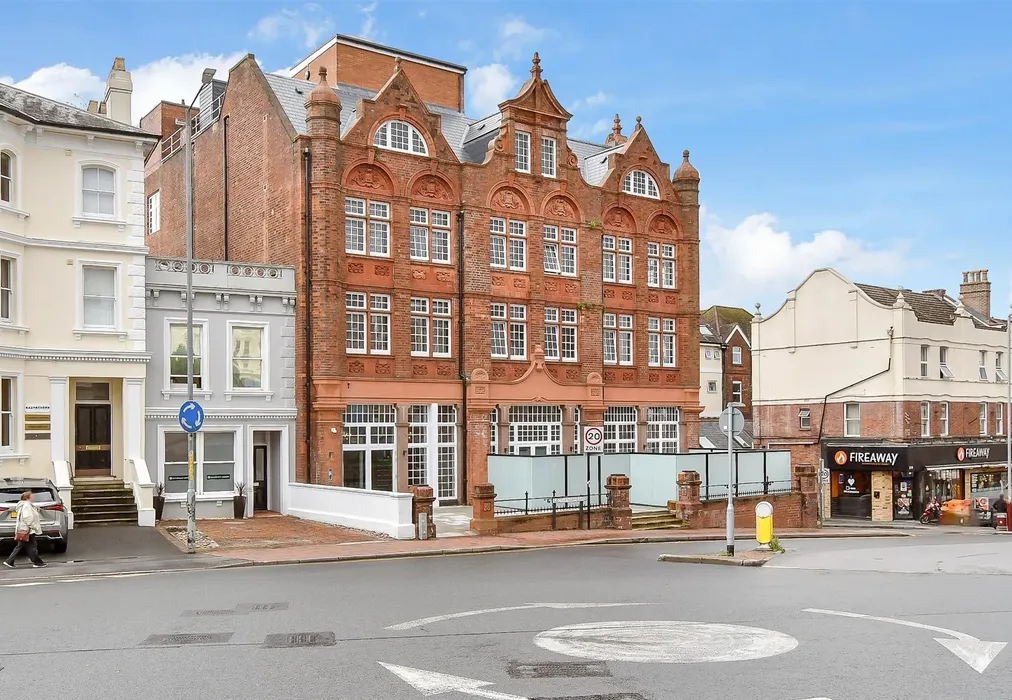 External (Web) - The Carriage House, Grosvenor Road, Tunbridge Wells, Kent - Wards of Kent