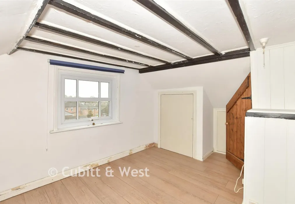 Loft Room - Phoenix Lane, Ashurst Wood, West Sussex - Wards of Kent