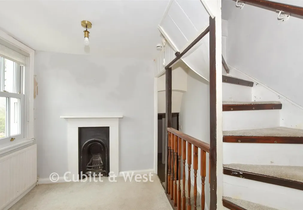 Landing - Phoenix Lane, Ashurst Wood, West Sussex - Wards of Kent