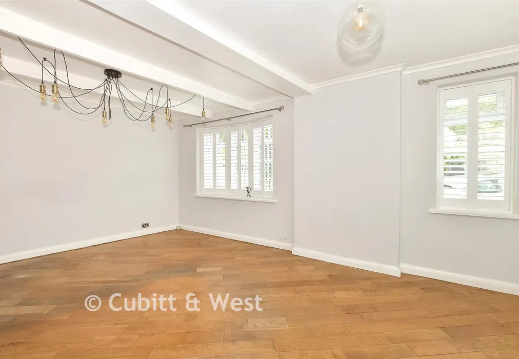 Lounge - Phoenix Lane, Ashurst Wood, West Sussex - Wards of Kent