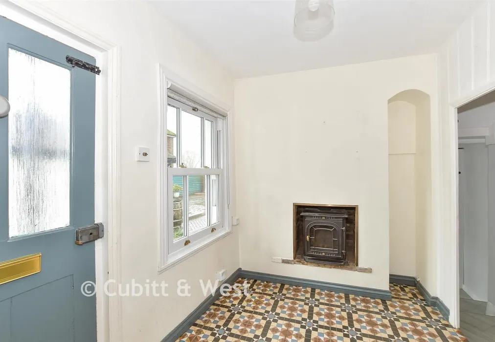Entrance Hall - Phoenix Lane, Ashurst Wood, West Sussex - Wards of Kent