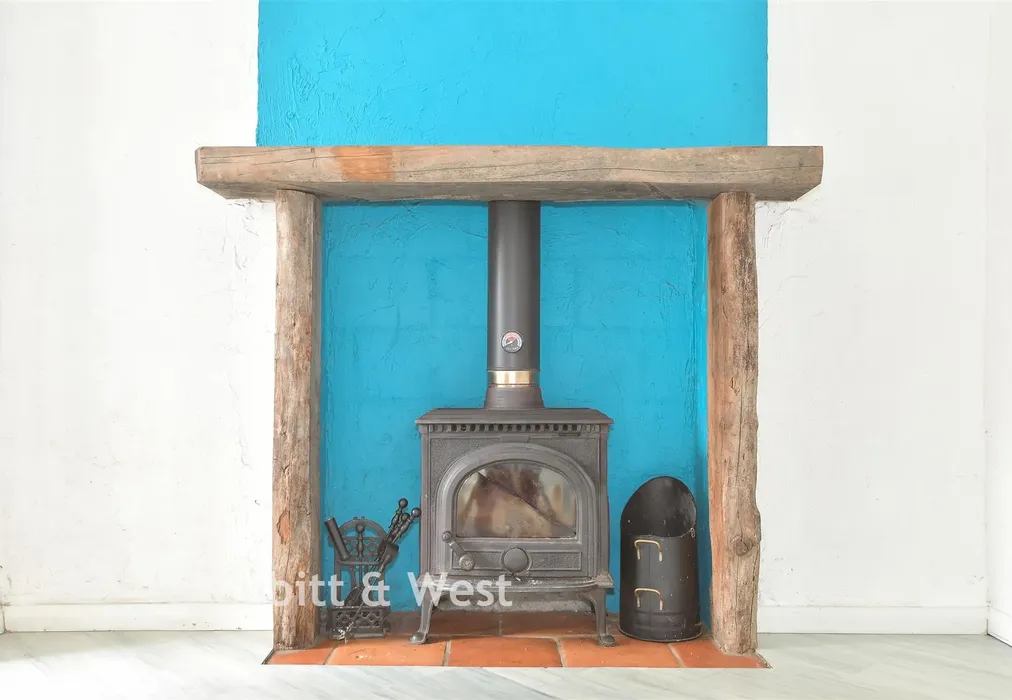 Internal Lifestyle Photograph - Phoenix Lane, Ashurst Wood, West Sussex - Wards of Kent