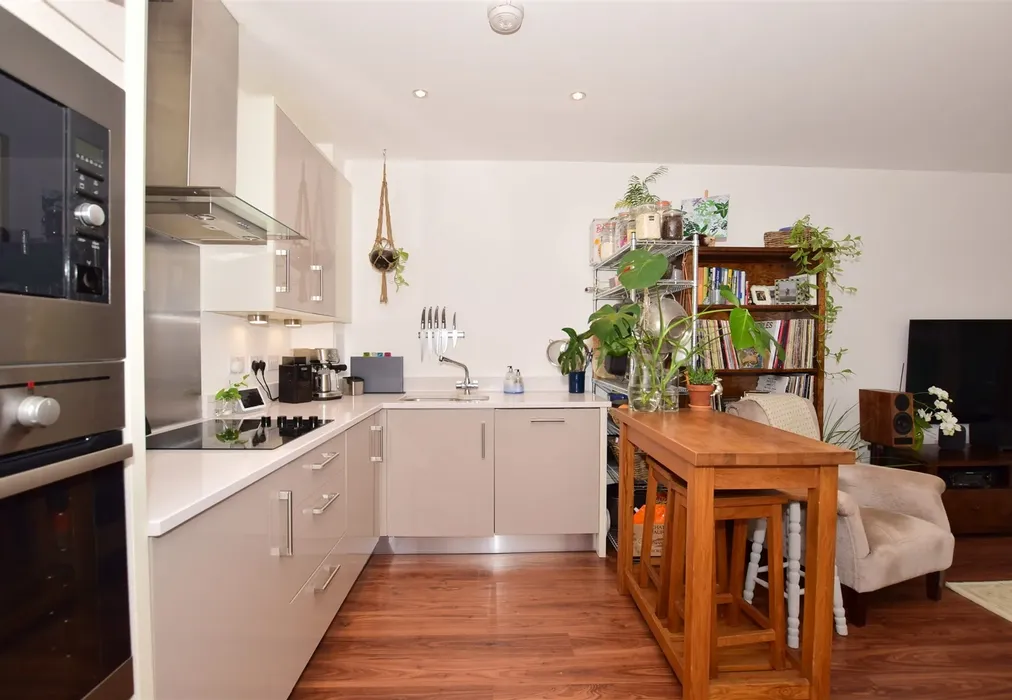 Kitchen Area - Sovereign Way, Tonbridge, Kent - Wards of Kent