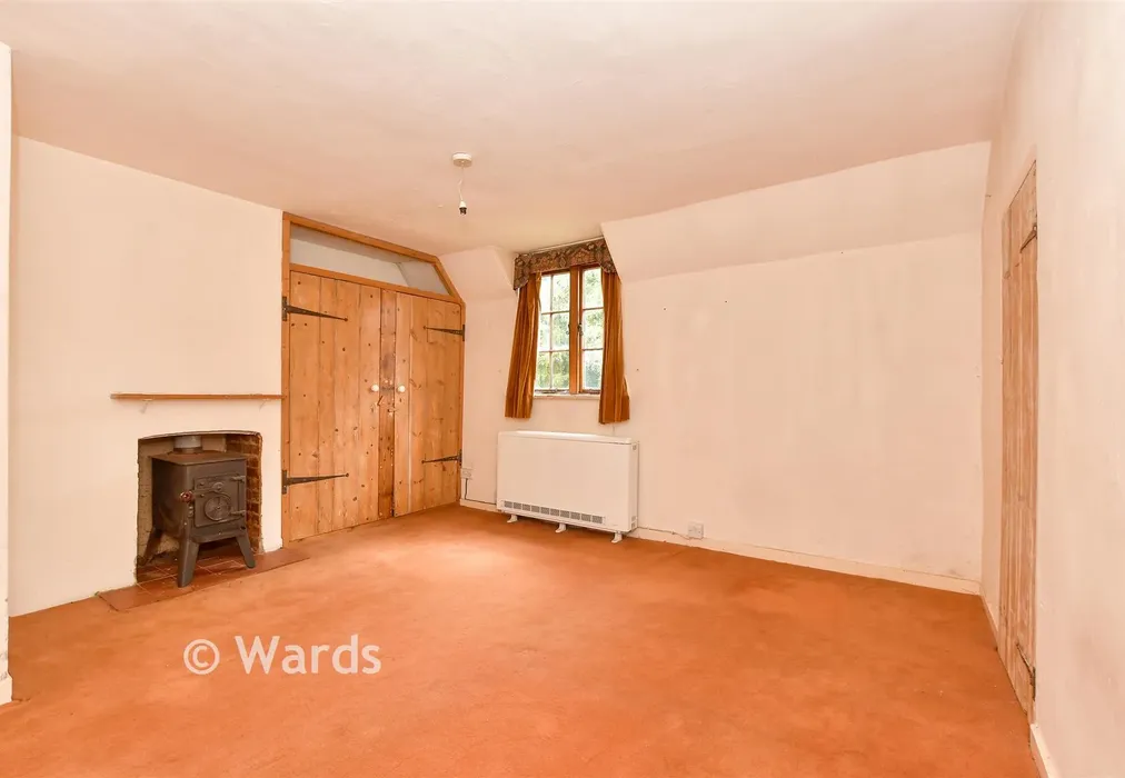Bedroom 1 - Goddards Green Road, Benenden, Cranbrook, Kent - Wards of Kent