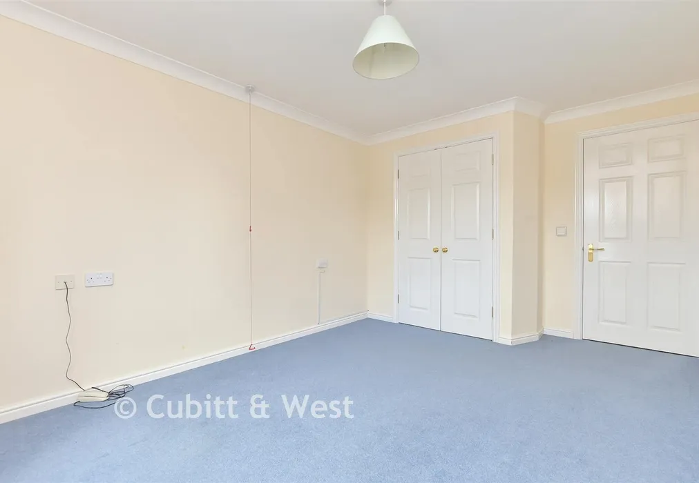 Bedroom - London Road, Redhill, Surrey - Wards of Kent