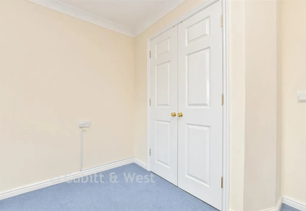 Bedroom - London Road, Redhill, Surrey - Wards of Kent