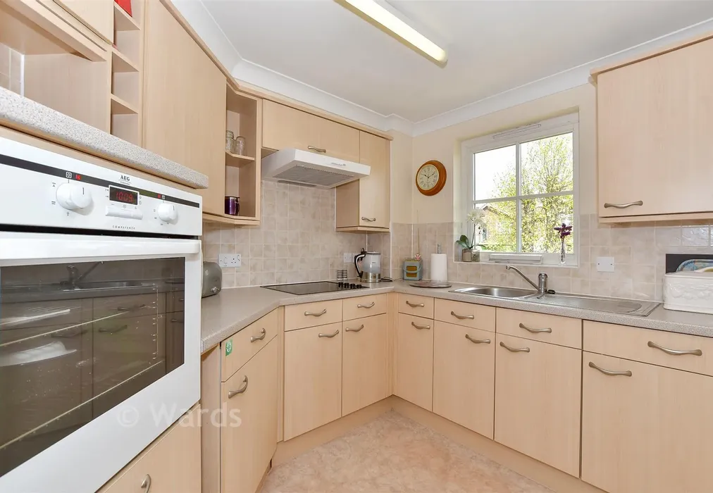 Kitchen - Glen View, Gravesend, Kent - Wards of Kent