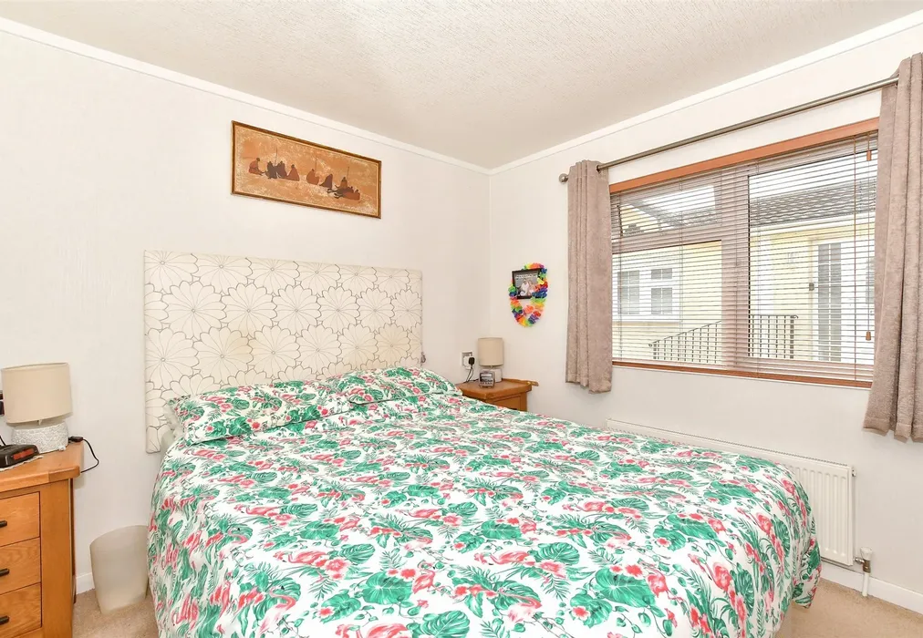 Bedroom 1 - Woodlands Lodge Park, Ashford, Kent - Wards of Kent