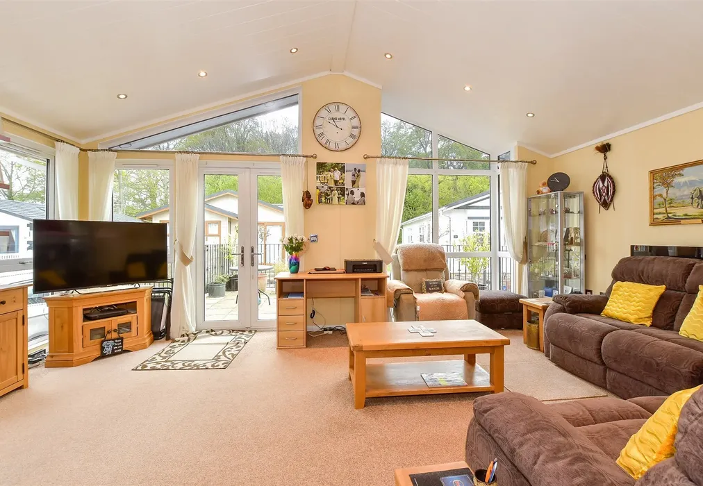 Lounge/ Kitchen/ Diner - Woodlands Lodge Park, Ashford, Kent - Wards of Kent