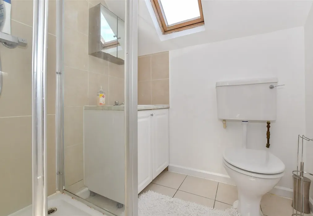 Shower Room - Maidstone Road, Chatham, Kent - Wards of Kent