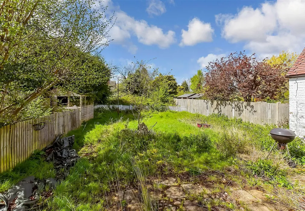 Rear Garden - Maidstone Road, Chatham, Kent - Wards of Kent