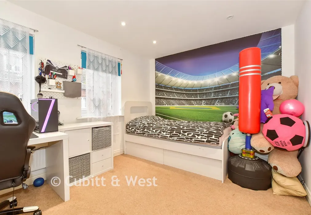 Bedroom 2 - Osborne Way, Bognor Regis, West Sussex - Wards of Kent