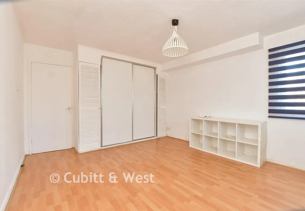 Studio - Manor Road, Wallington, Surrey - Wards of Kent