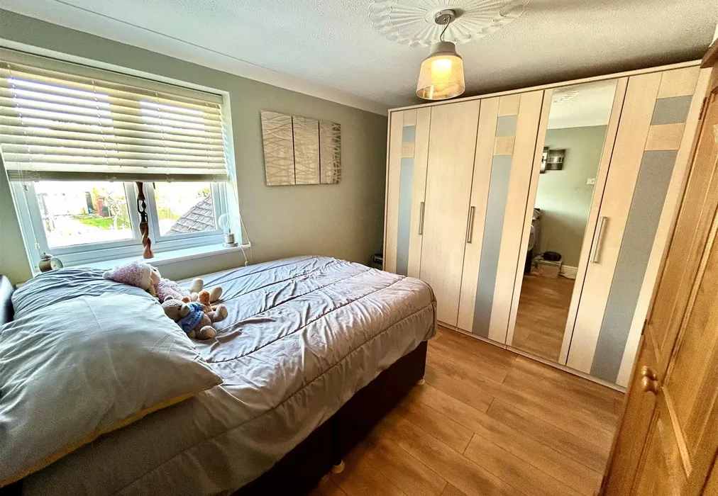 Bedroom 2 - Lower Hartlip Road, Hartlip, Sittingbourne, Kent - Wards of Kent