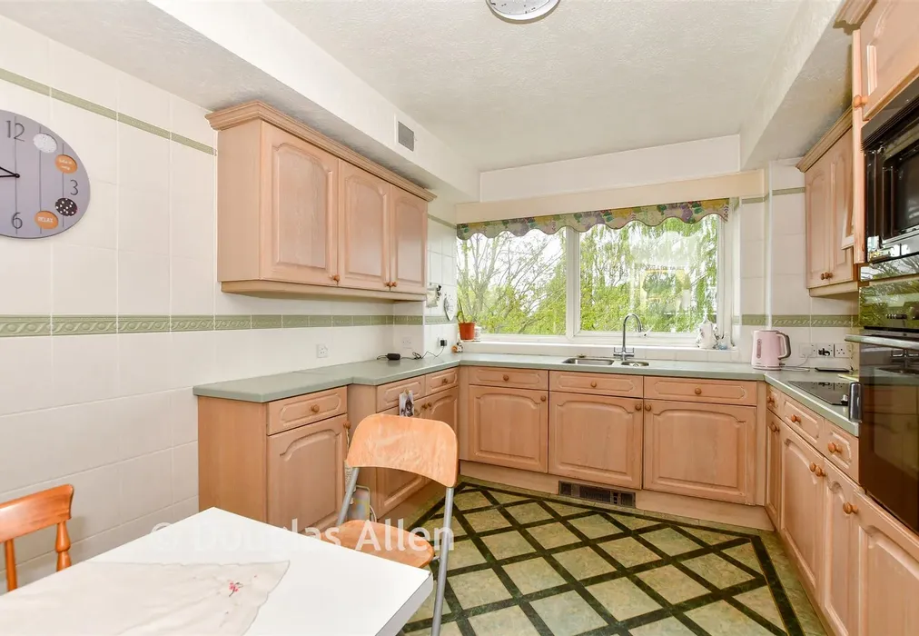 Kitchen - The Bowls, Chigwell, Essex - Wards of Kent
