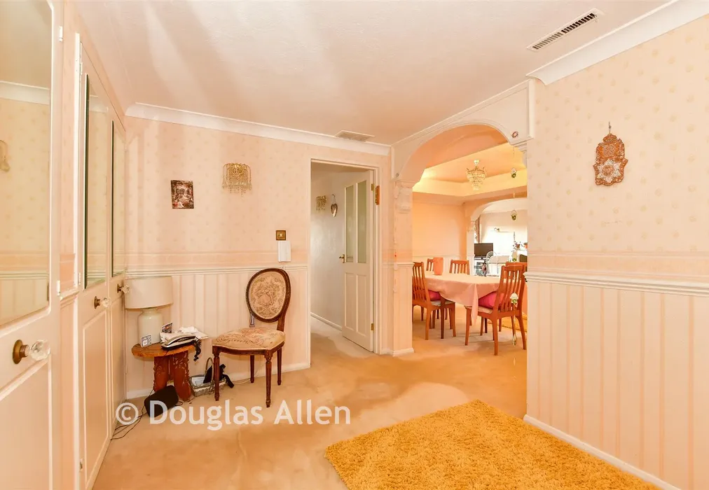 Hallway - The Bowls, Chigwell, Essex - Wards of Kent