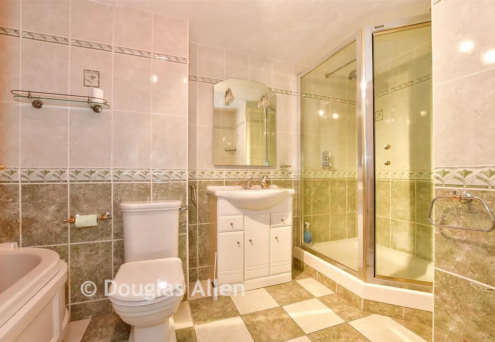 Bathroom - The Bowls, Chigwell, Essex - Wards of Kent