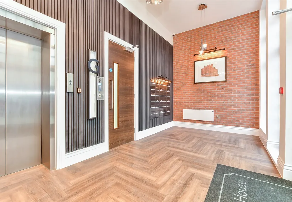 Internal Feature - Entrance Way - The Carriage House, Grosvenor Road, Tunbridge Wells, Kent - Wards of Kent