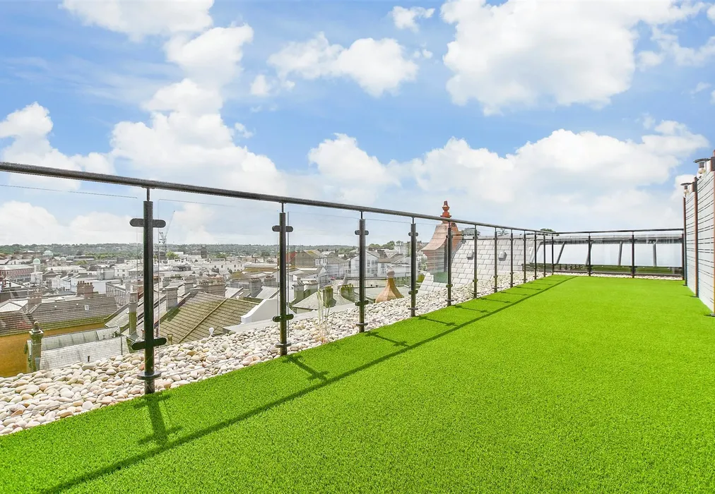 Balcony / Terrace - The Carriage House, Grosvenor Road, Tunbridge Wells, Kent - Wards of Kent