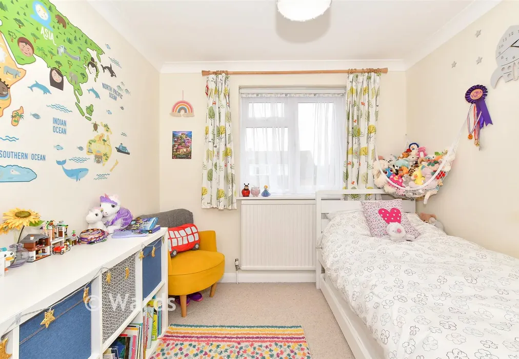 Bedroom 2 - Bankfields, Headcorn, Ashford, Kent - Wards of Kent