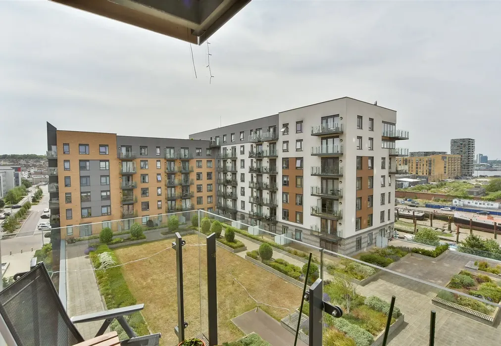 Balcony - Pegasus Way, Gillingham, Kent - Wards of Kent
