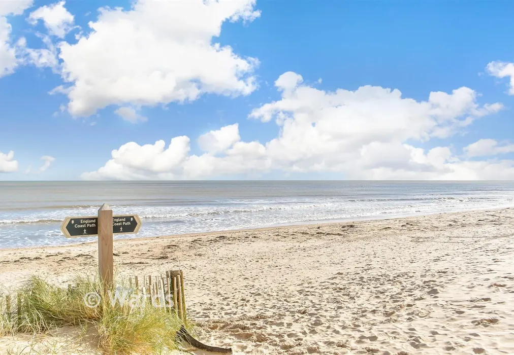 Surrounding Area - The Parade, Greatstone, Kent - Wards of Kent