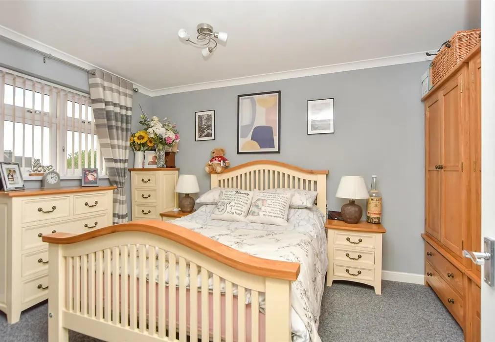 Bedroom 1 - William Rigby Drive, Minster On Sea, Sheerness, Kent - Wards of Kent