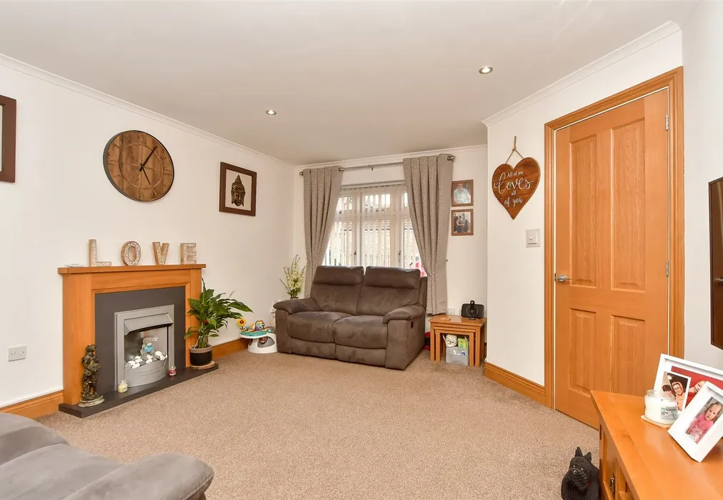 Lounge - William Rigby Drive, Minster On Sea, Sheerness, Kent - Wards of Kent