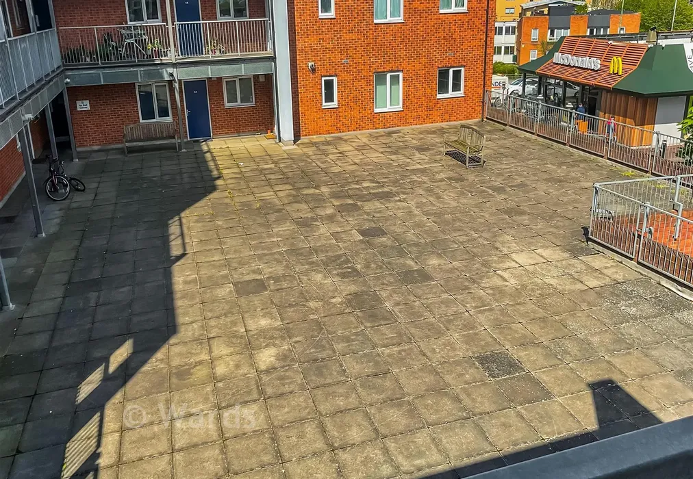 Roof Courtyard - James Watt Way, Erith, Kent - Wards of Kent