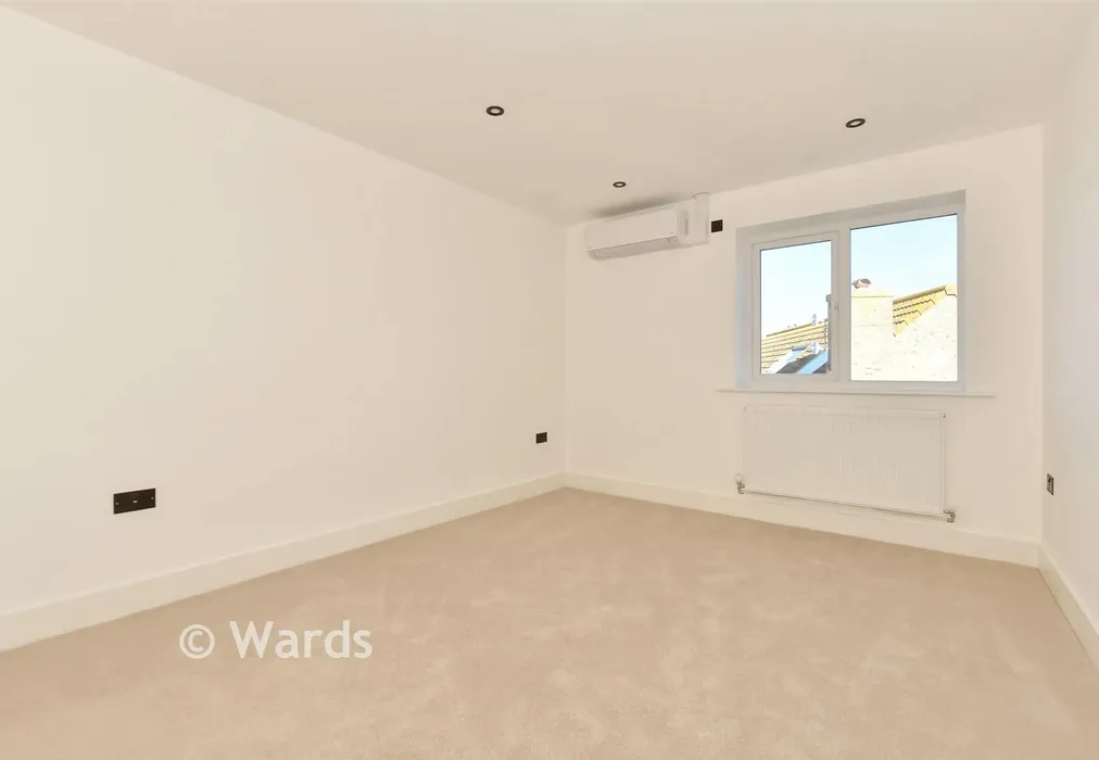 Bedroom 2 - The Parade, Greatstone, Kent - Wards of Kent