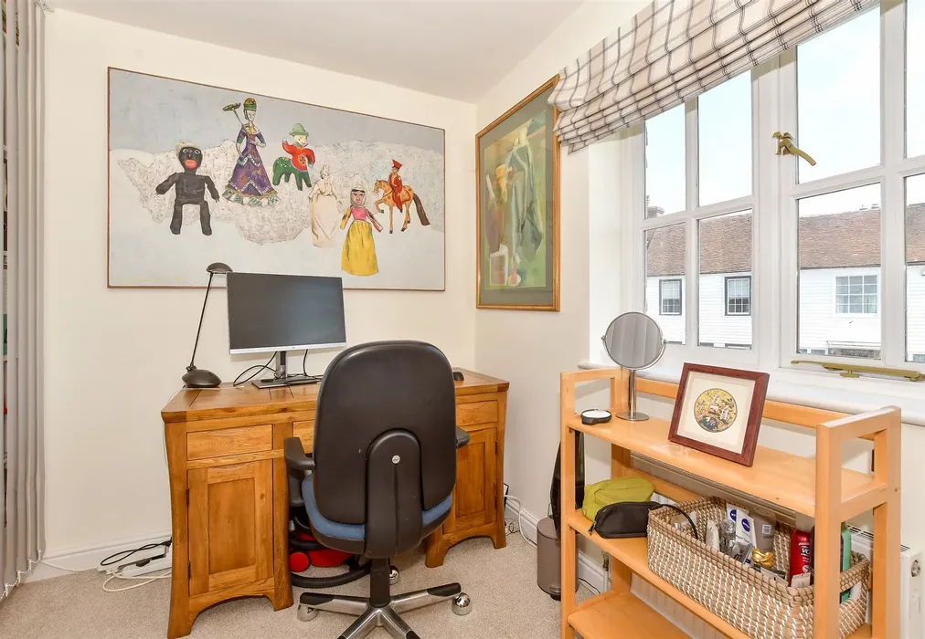Bedroom 5 - High Street, Marden, Kent - Wards of Kent