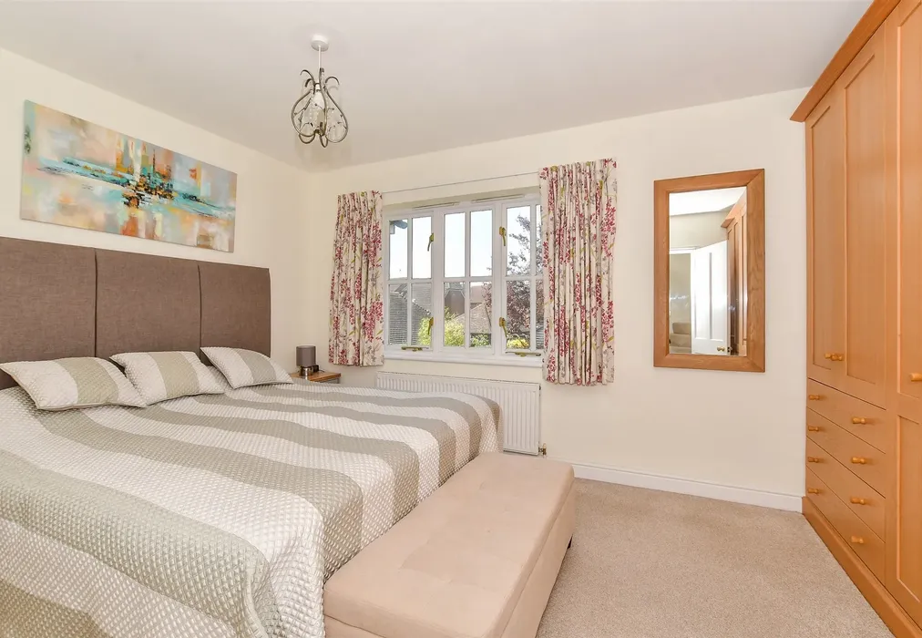 Bedroom 1 - High Street, Marden, Kent - Wards of Kent