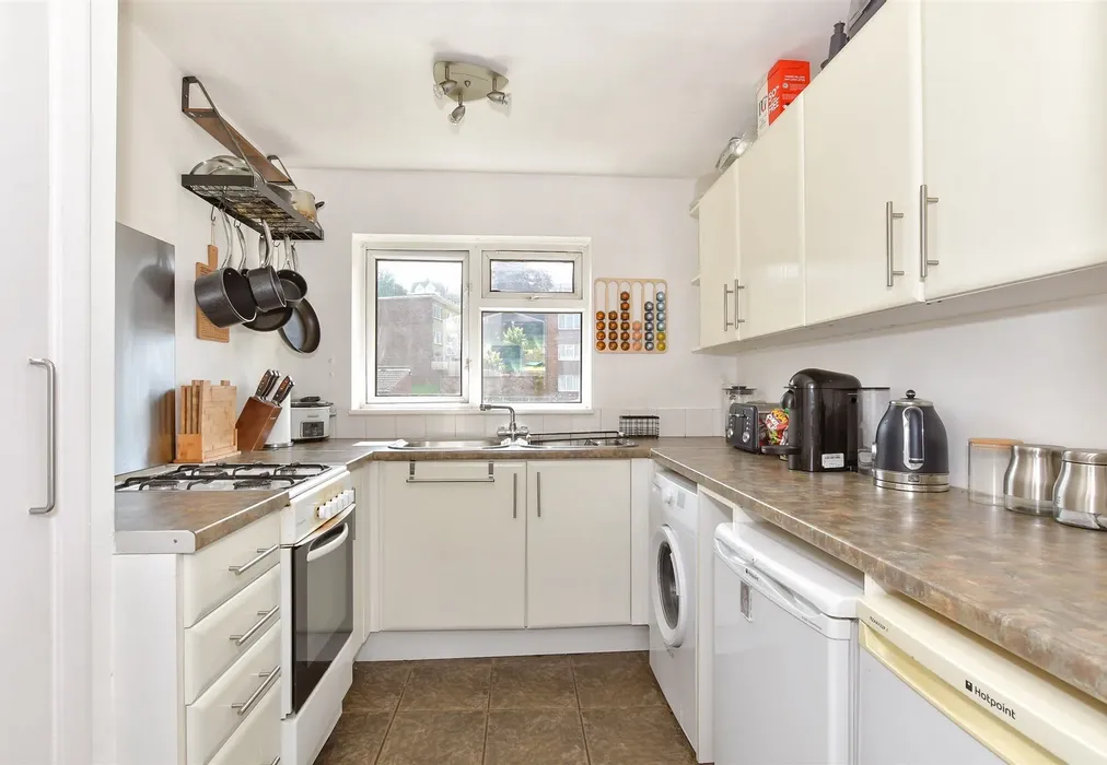 Kitchen - Sunderland Close, Borstal, Rochester, Kent - Wards of Kent