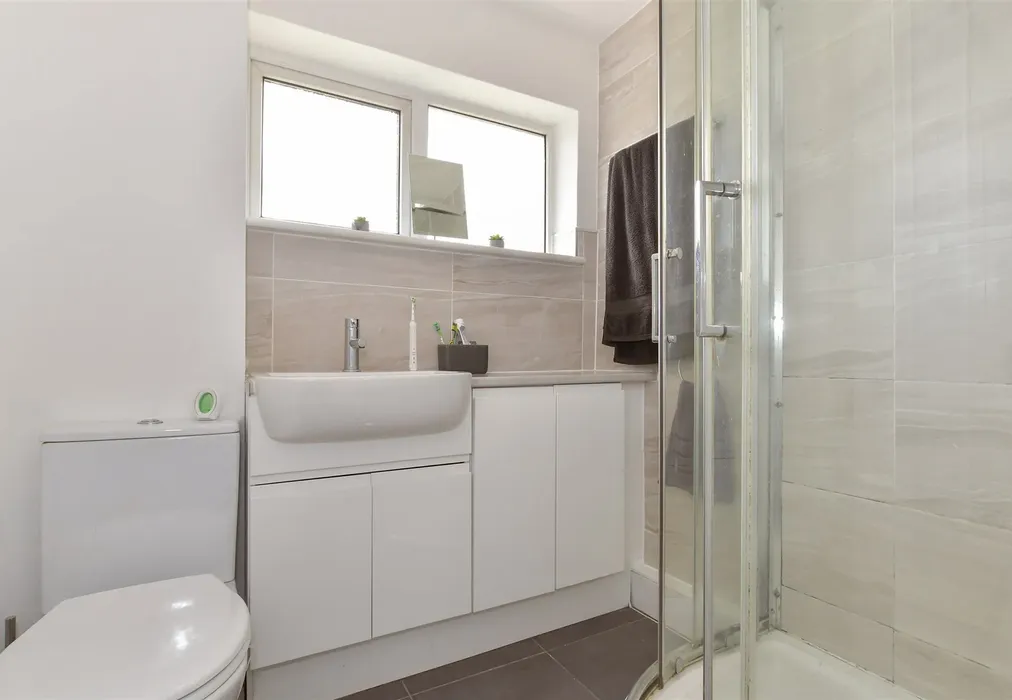 Shower Room - Sunderland Close, Borstal, Rochester, Kent - Wards of Kent