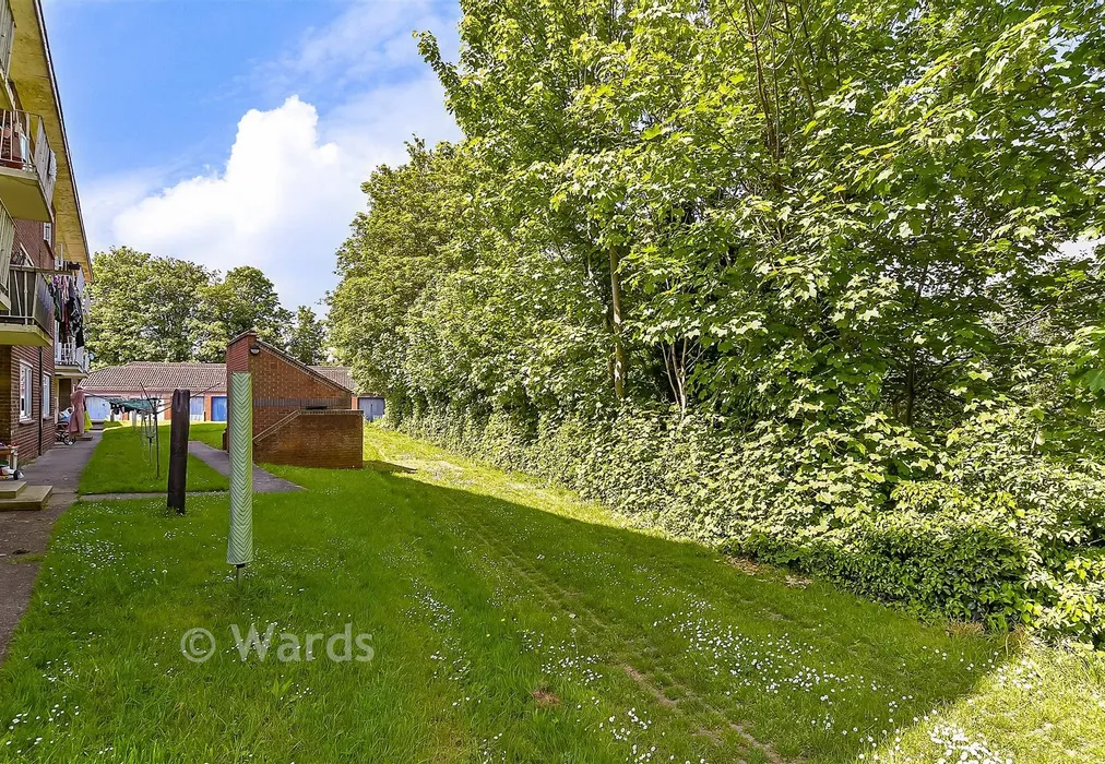 Communal Gardens - Sunderland Close, Borstal, Rochester, Kent - Wards of Kent