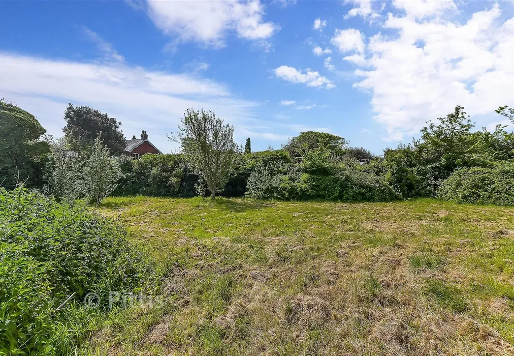 Front Garden - Badger Lane, Brook, Newport, Isle of Wight - Wards of Kent