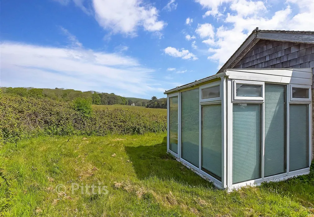 Side Garden - Badger Lane, Brook, Newport, Isle of Wight - Wards of Kent