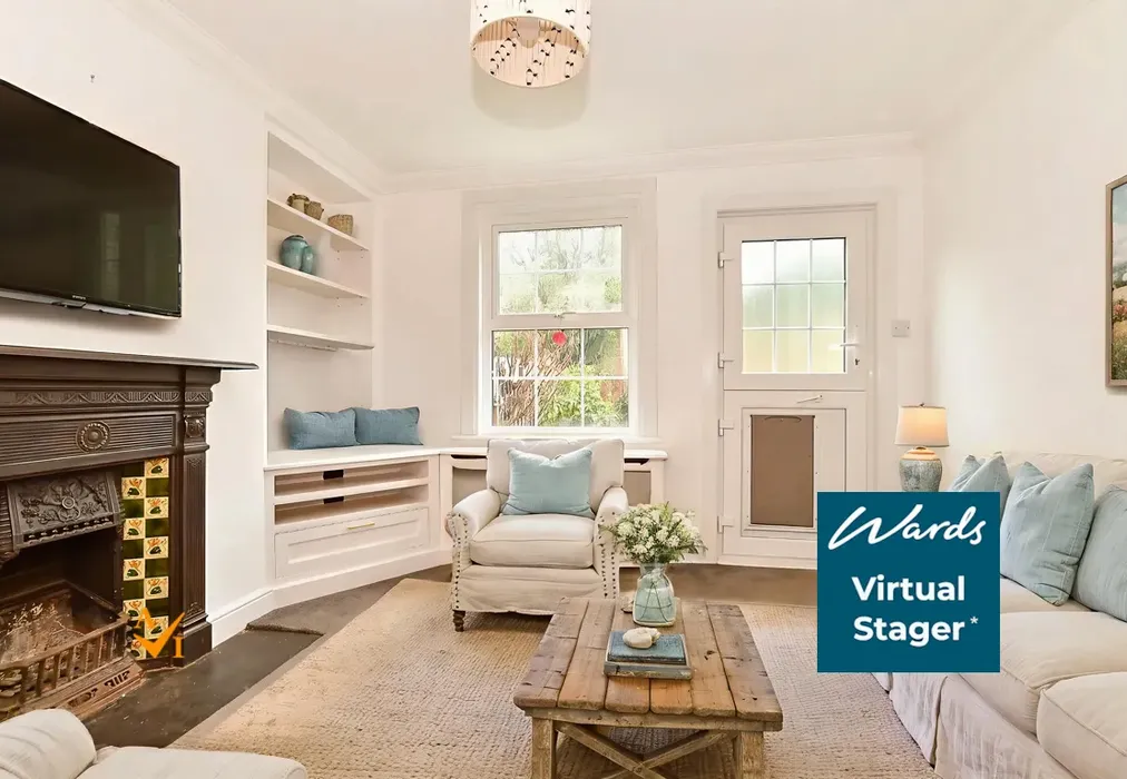 Lounge (Farmhouse style) - High Street, Hadlow, Tonbridge, Kent - Wards of Kent